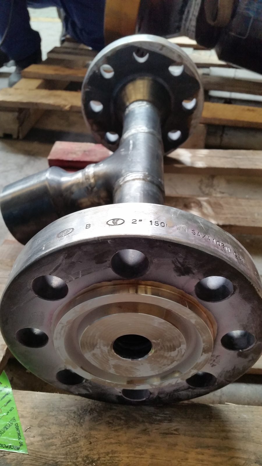 ER 309L + 316L weld overlay on a tee piece